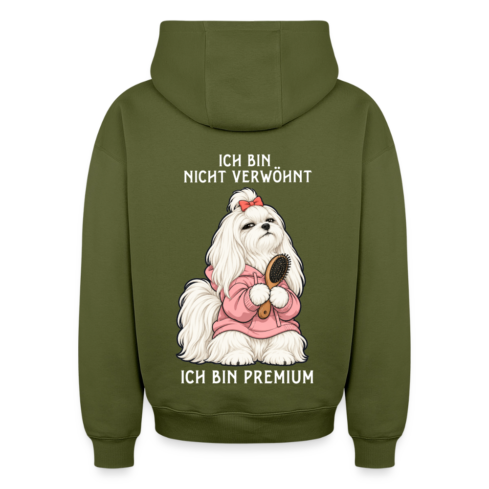 Malteser Hoodie in Khaki – lustiger Cartoon-Hund mit Spruch „Ich bin Premium“ auf der Rückseite | Geschenk für Hundeliebhaber von Pfotenart