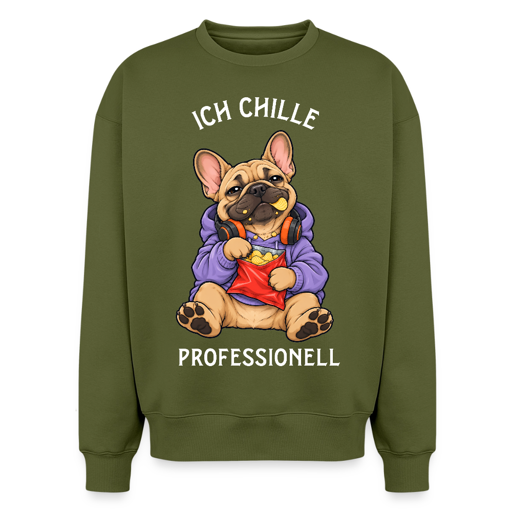 Französische Bulldogge Sweater in Khaki – lustiger Cartoon-Hund mit Spruch „Chillen“ auf der Rückseite | Geschenk für Hundeliebhaber von Pfotenart