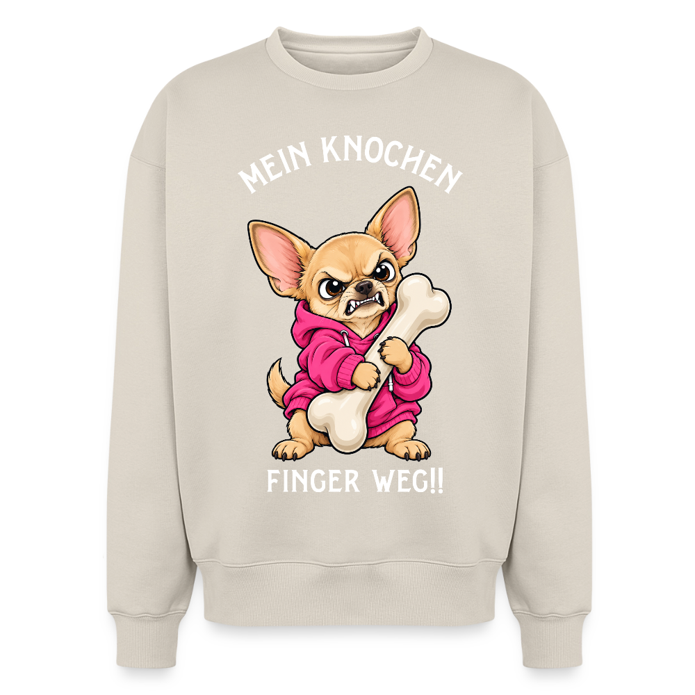 Chihuahua Sweater in Beige – lustiger Cartoon-Hund mit Spruch „Mein Knochen“ auf der Rückseite | Geschenk für Hundeliebhaber von Pfotenart