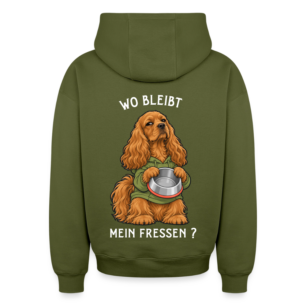 Cocker Spaniel Hoodie in Khaki – lustiger Cartoon-Hund mit Spruch „Wo bleibt“ auf der Rückseite | Geschenk für Hundeliebhaber von Pfotenart
