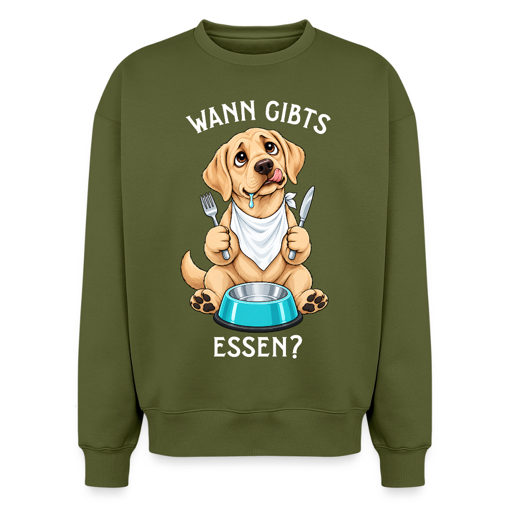 Labrador Sweater in Khaki – lustiger Cartoon-Hund mit Spruch „Wann gibts Essen“ auf der Rückseite | Geschenk für Hundeliebhaber von Pfotenart