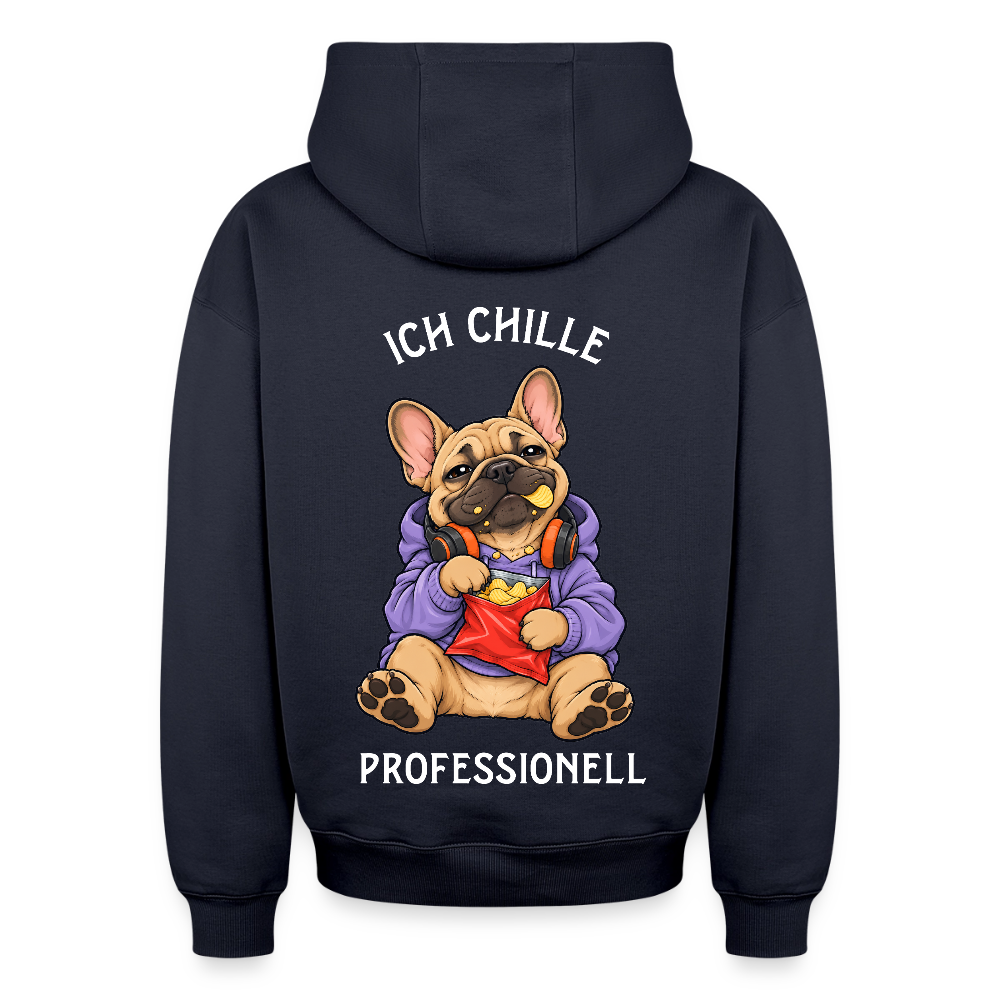 Französische Bulldogge Hoodie in Navy – lustiger Cartoon-Hund mit Spruch „Ich chille“ auf der Rückseite | Geschenk für Hundeliebhaber von Pfotenart