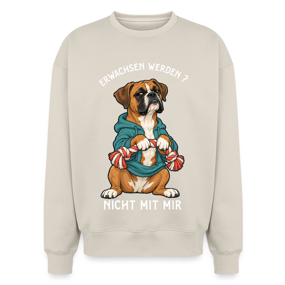 Boxer Sweater in Beige – lustiger Cartoon-Hund mit Spruch „Erwachsen“ auf der Rückseite | Geschenk für Hundeliebhaber von Pfotenart