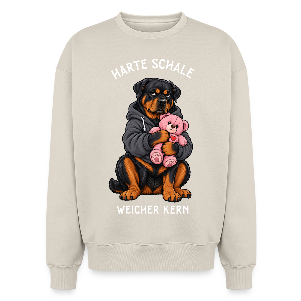 Rottweiler Sweater in Beige – lustiger Cartoon-Hund mit Spruch „Harte Schale“ auf der Rückseite | Geschenk für Hundeliebhaber von Pfotenart