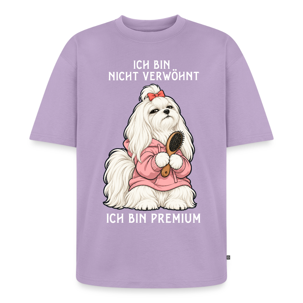 Malteser T-Shirt in Lavendel – lustiger Cartoon-Hund mit Spruch „Ich bin Premium“ | Geschenk für Hundeliebhaber von Pfotenart