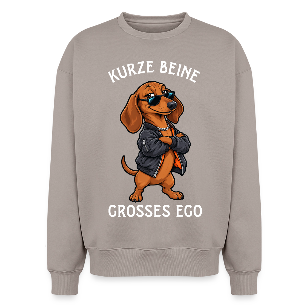 Dackel Sweater in Taupe – lustiger Cartoon-Hund mit Spruch „Kurze Beine“ auf der Rückseite | Geschenk für Hundeliebhaber von Pfotenart