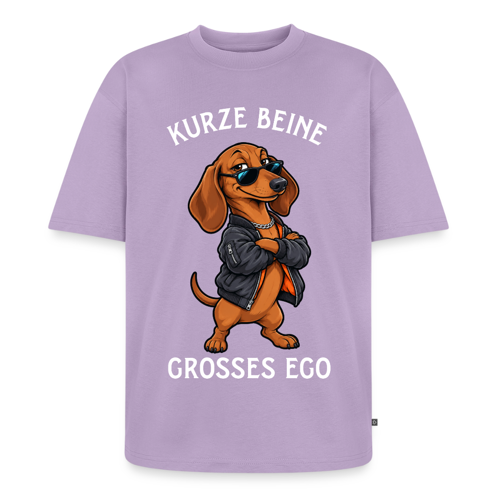 Dackel T-Shirt in Lavendel – lustiger Cartoon-Hund mit Spruch „Grosses Ego“ | Geschenk für Hundeliebhaber von Pfotenart