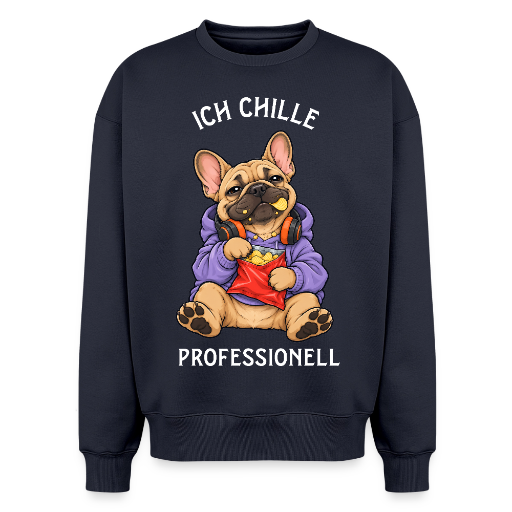 Französische Bulldogge Sweater in Navy – lustiger Cartoon-Hund mit Spruch „Chillen“ auf der Rückseite | Geschenk für Hundeliebhaber von Pfotenart